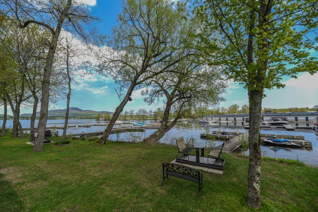 O'Berge Du Village C304 - Bord De L'Eau Magog Esterno foto