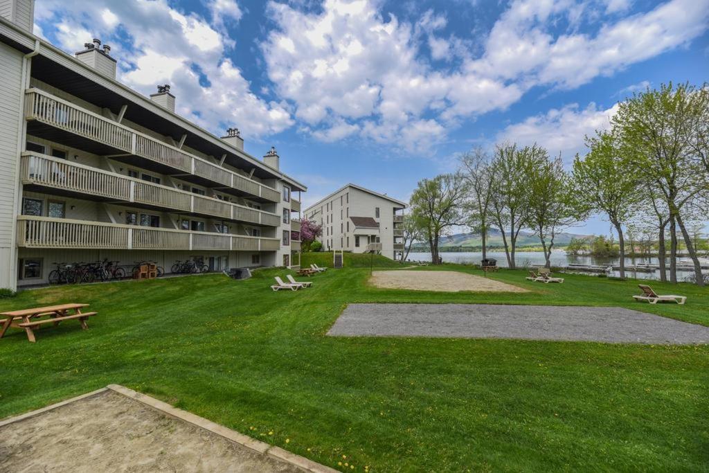 O'Berge Du Village C304 - Bord De L'Eau Magog Esterno foto