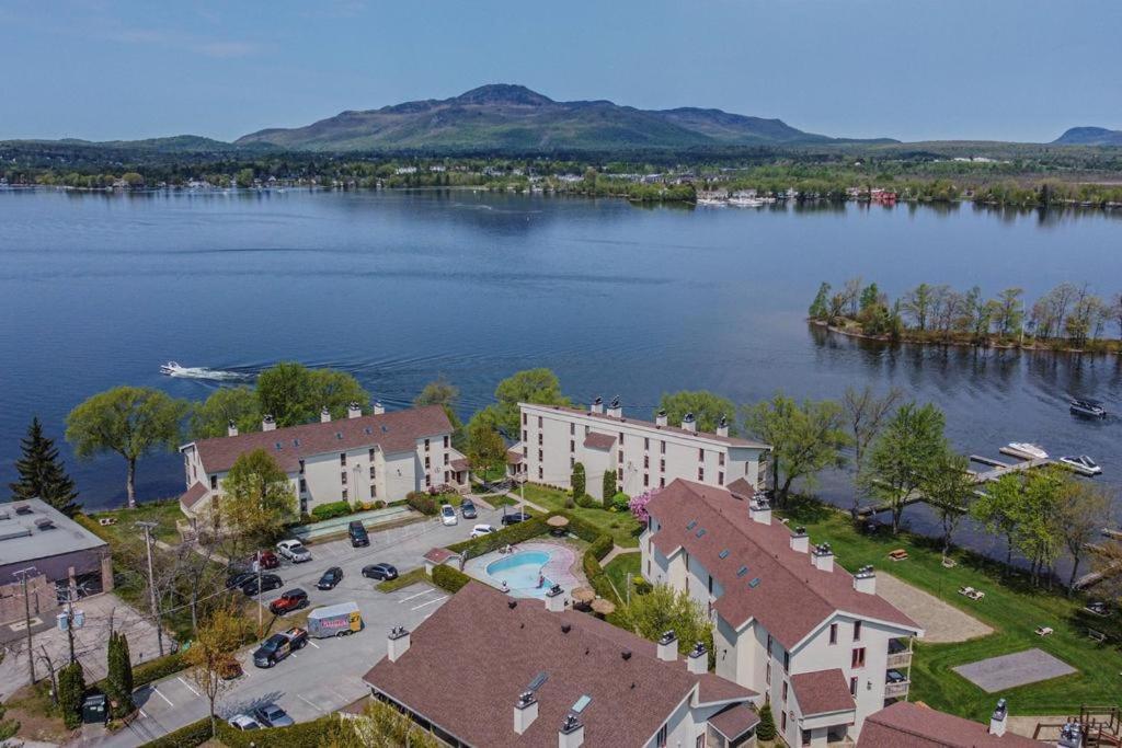 O'Berge Du Village C304 - Bord De L'Eau Magog Esterno foto