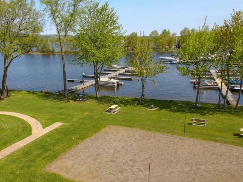 O'Berge Du Village C304 - Bord De L'Eau Magog Esterno foto